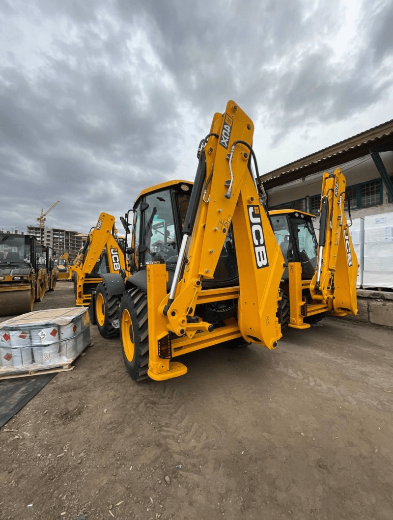 Экскаватор-погрузчик JCB 4CX Euro 3-1